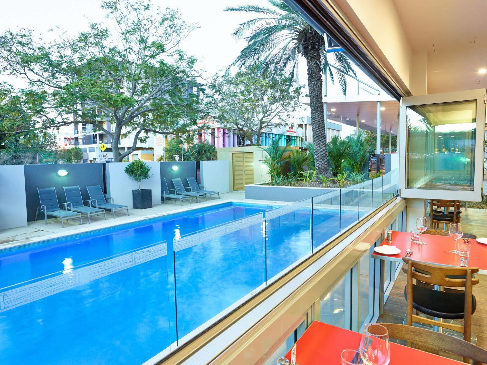 Courtyard By Marriott Darwin Hotel Exterior photo